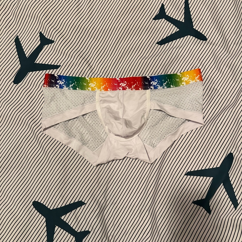 Men’s bikini brief underwear. Fits a USA Medium